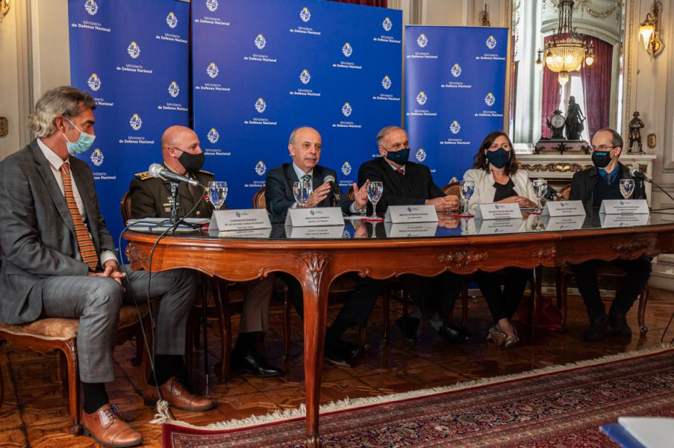 Uruguay presentó Guía de capacitación para instructores en protección infantil en Misiones de Paz Uruguay presentó Guía de capacitación para instructores en protección infantil en Misiones de Paz