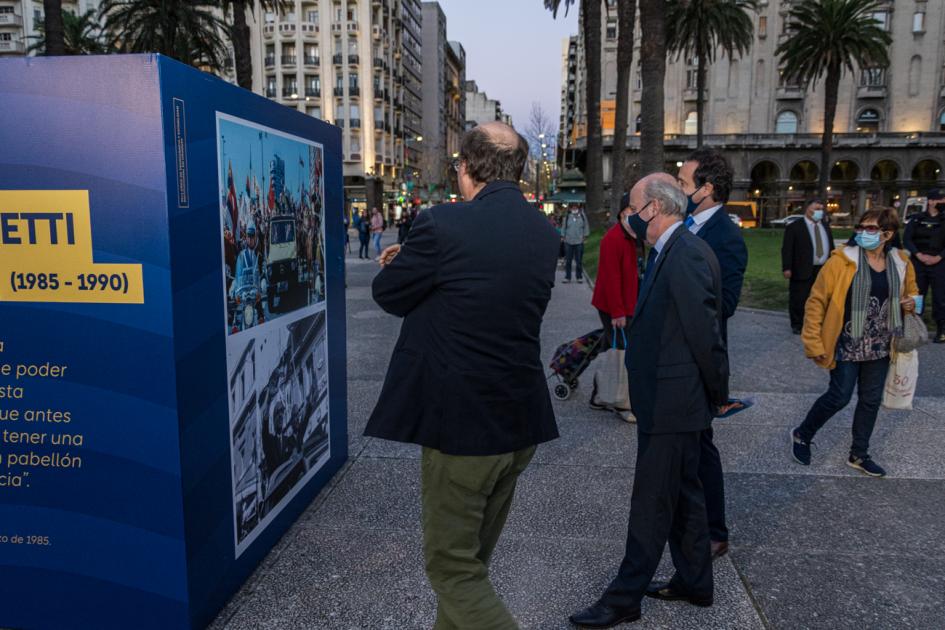 Ministro en Plaza Independencia