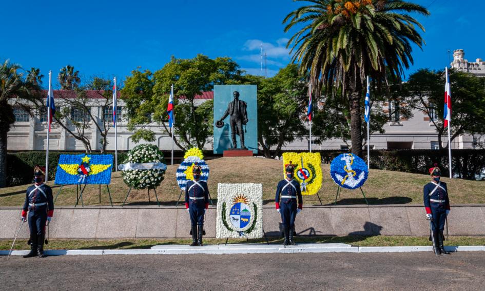 Acto del 210 aniversario del Ejército Nacional