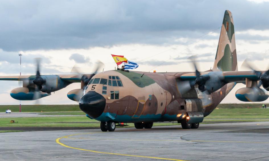 Llegada a Uruguay el primero de los dos aviones Hércules C130 H