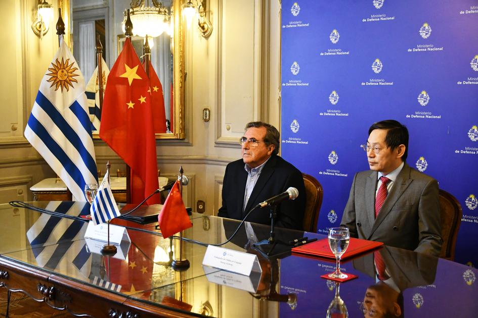 Firma de protocolo entre Ministerio de Defensa de Uruguay y República Popular China Firma de protocolo entre Ministerio de Defensa de Uruguay y República Popular China