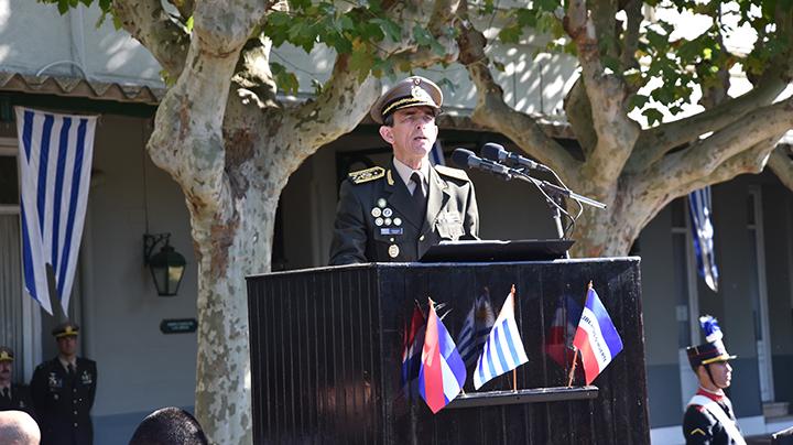 Comandante en Jefe del Ejército Gerardo Fregossi dando discurso