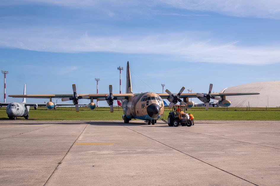 Avión Hércules de la Fuerza Aérea Uruguaya