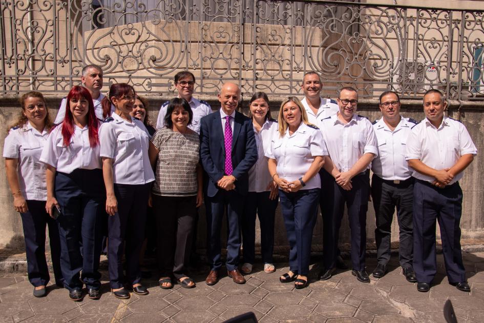 194 aniversario del Ministerio de Defensa Nacional Ministro García con oficiales MDN
