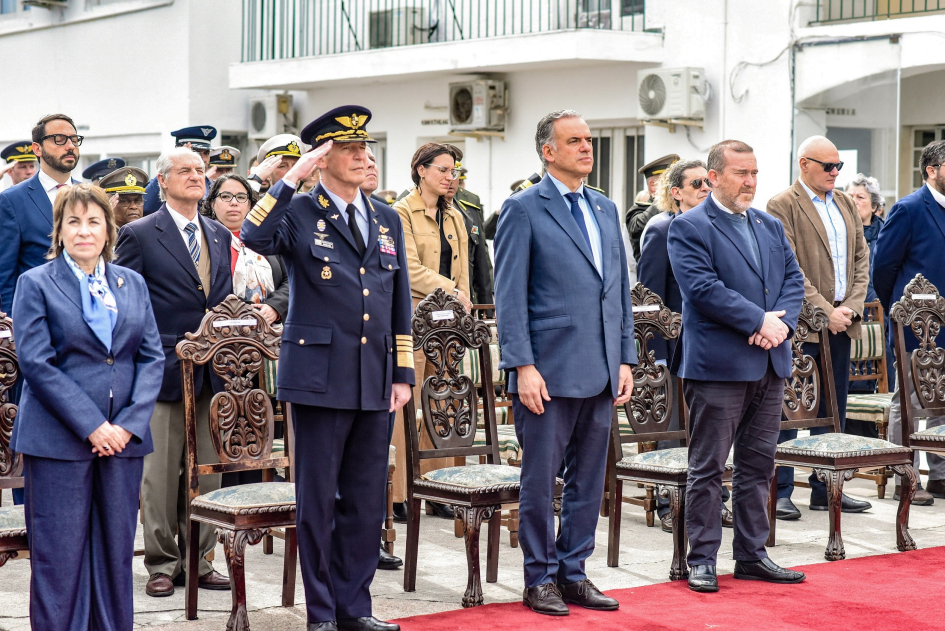 Autoridades presentes en la ceremonia