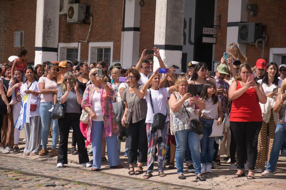 llegada del ROU 04 desde la Antártida 