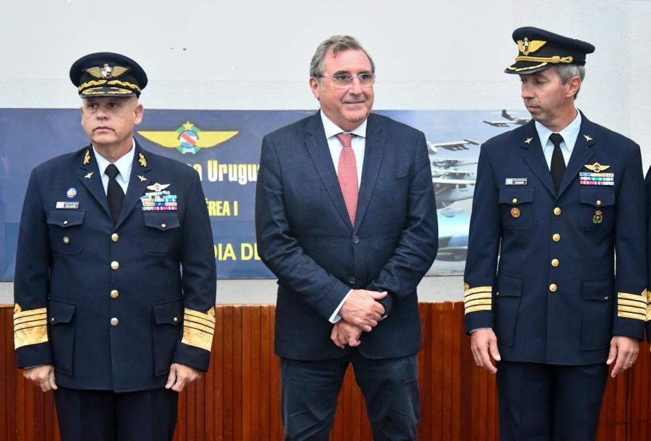 Ministro en aniversario de la BAI Ministro en aniversario de la BAI