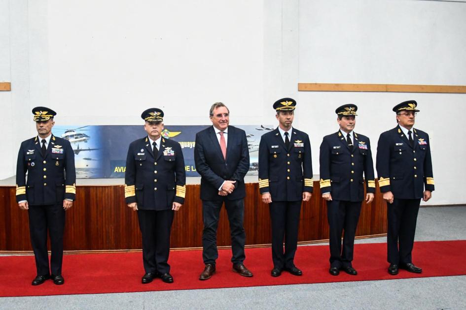 Ministro en aniversario de la BAI Ministro en aniversario de la BAI