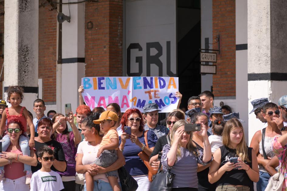 llegada del ROU 04 desde la Antártida 