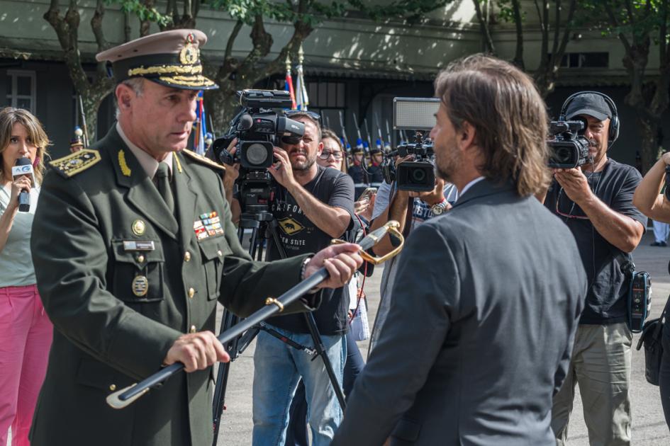 Relevo de comandante en jefe del Ejército Nacional