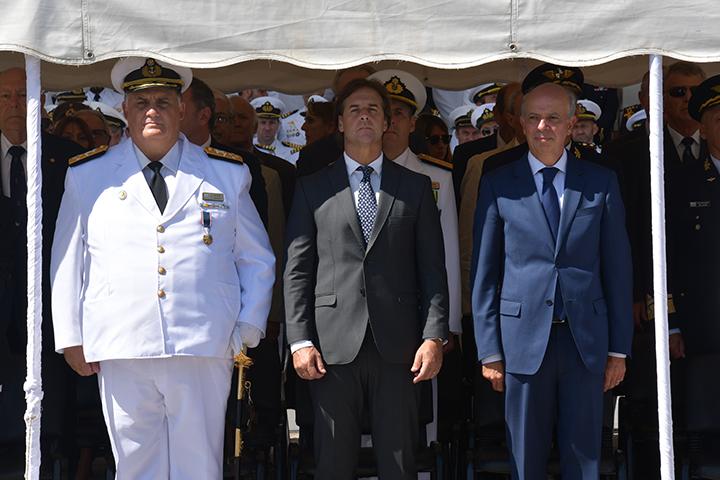 Cte. en Jefe de la Armada, Presidente de la República, Ministro de Defensa Nacional Comandante en Jefe de la Armada, Presidente Luis Lacalle Pou y ministro Javier García