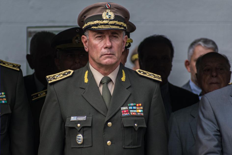 Relevo de comandante en jefe del Ejército Nacional