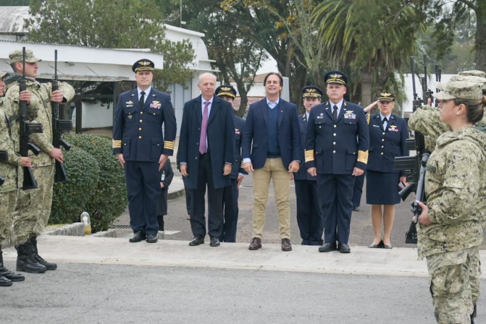 Presidente, ministro y autoridades militares en aniversario Brigada II