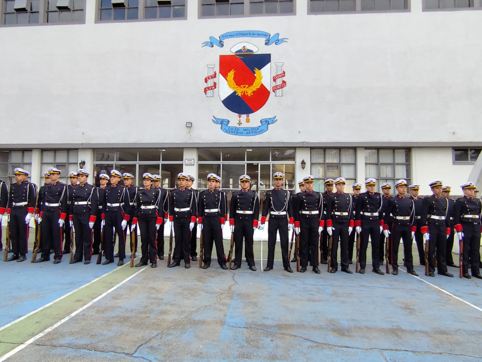 Llamado para ocupar cargo de profesores en el Liceo Militar Llamado para ocupar cargo de profesores en el Liceo Militar