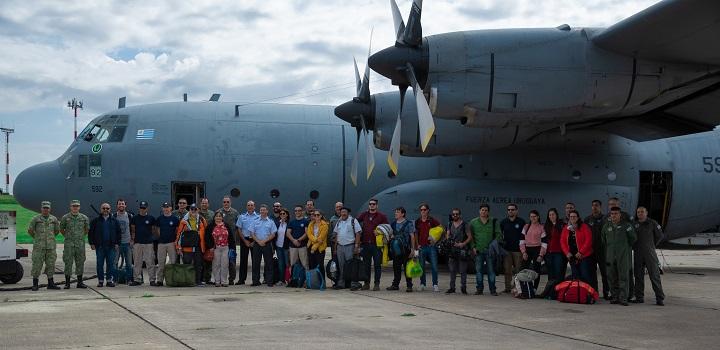 Personal de la la tercera fase de la Campaña Antártica, Antarkos XXXV, previo a su vuelo en el C-130 Hércules.