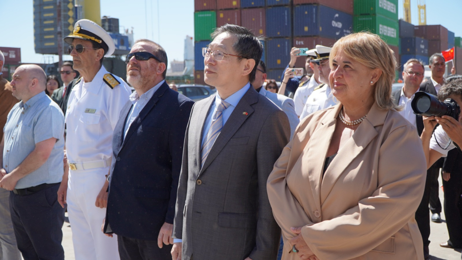 Autoridades en buque de la Armada china Autoridades en buque de la Armada china