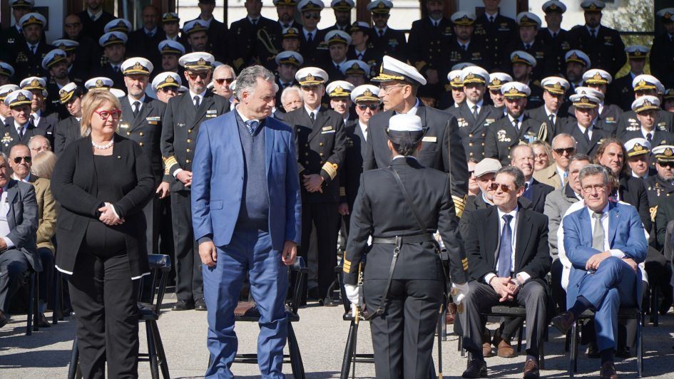 Asumió el nuevo comandante en jefe de la Armada Nacional Asumió el nuevo comandante en jefe de la Armada Nacional