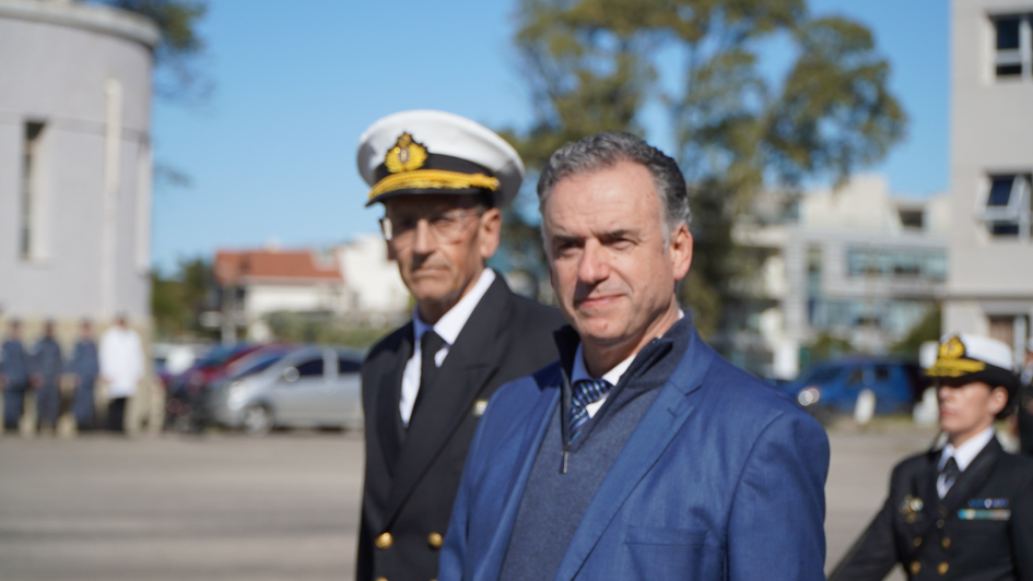 Asumió el nuevo comandante en jefe de la Armada Nacional Asumió el nuevo comandante en jefe de la Armada Nacional