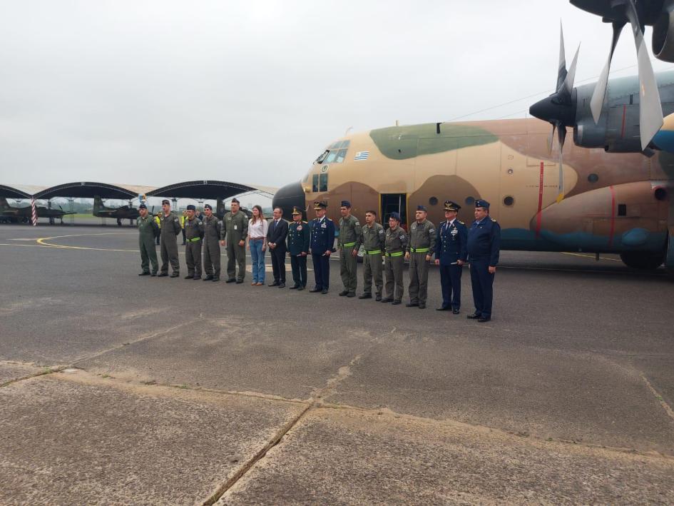 Hercules KC 130 y personal que llegó a Paraguay Hercules KC 130 y personal que llegó a Paraguay