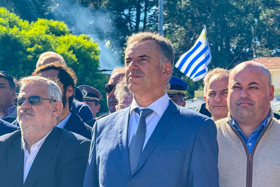 Bicentenario del Desembarco de los Treinta y Tres Orientales Bicentenario del Desembarco de los Treinta y Tres Orientales
