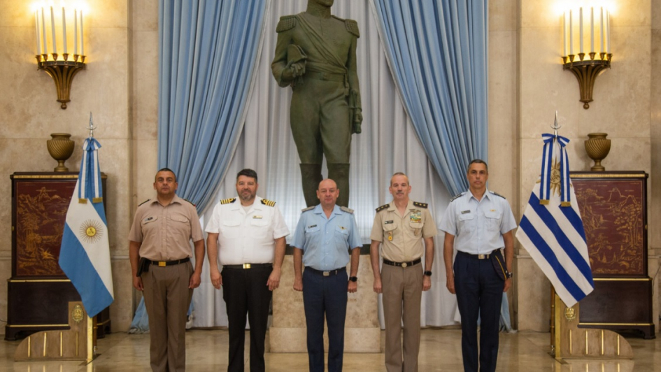 Reunión de interconsulta entre el ESMADE y el Estado Mayor Conjunto de Argentina Reunión de interconsulta entre el ESMADE y el Estado Mayor Conjunto de Argentina