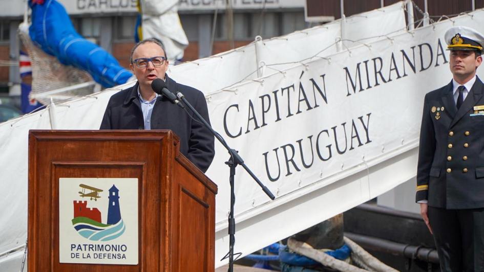 Velero escuela «Capitán Miranda» recibe emblema del Escudo Azul de UNESCO Velero escuela «Capitán Miranda» recibe emblema del Escudo Azul de UNESCO