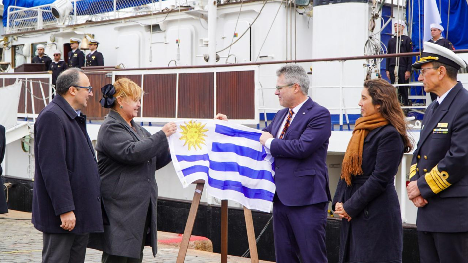 Velero escuela «Capitán Miranda» recibe emblema del Escudo Azul de UNESCO Velero escuela «Capitán Miranda» recibe emblema del Escudo Azul de UNESCO