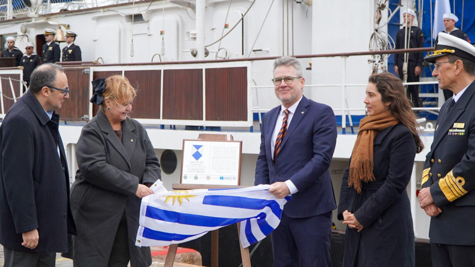 Velero escuela «Capitán Miranda» recibe emblema del Escudo Azul de UNESCO Velero escuela «Capitán Miranda» recibe emblema del Escudo Azul de UNESCO