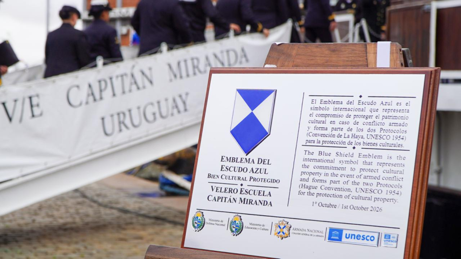 Velero escuela «Capitán Miranda» recibe emblema del Escudo Azul de UNESCO Velero escuela «Capitán Miranda» recibe emblema del Escudo Azul de UNESCO