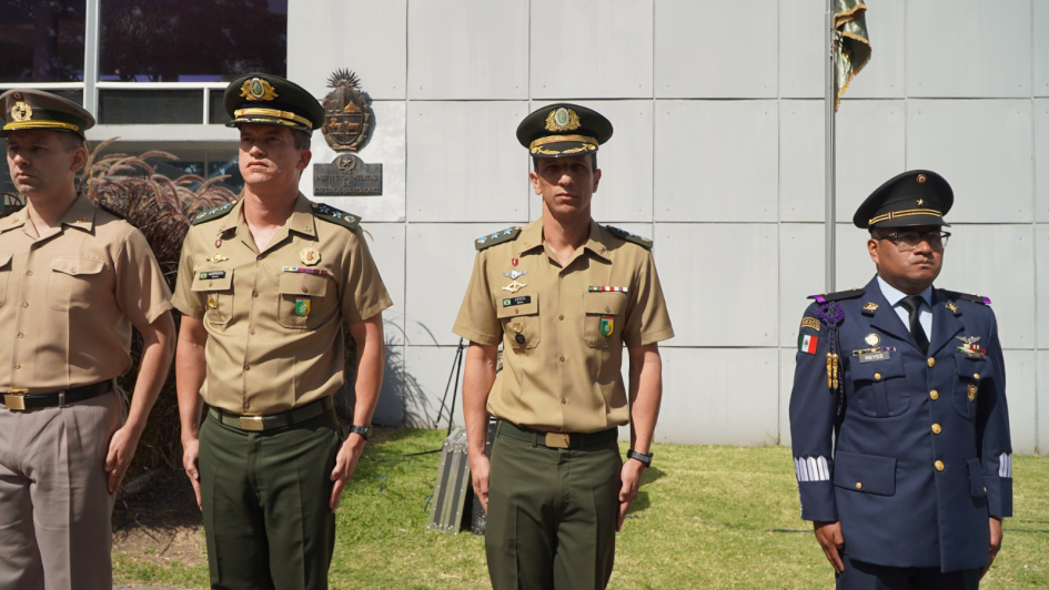 Ceremonia de clausura de cursos del Instituto Militar de Estudios Superiores Ceremonia de clausura de cursos del Instituto Militar de Estudios Superiores