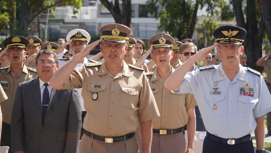 Ceremonia de clausura de cursos del Instituto Militar de Estudios Superiores Ceremonia de clausura de cursos del Instituto Militar de Estudios Superiores