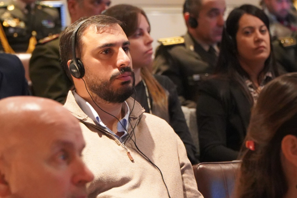 Conferencia «Construyendo la identidad»