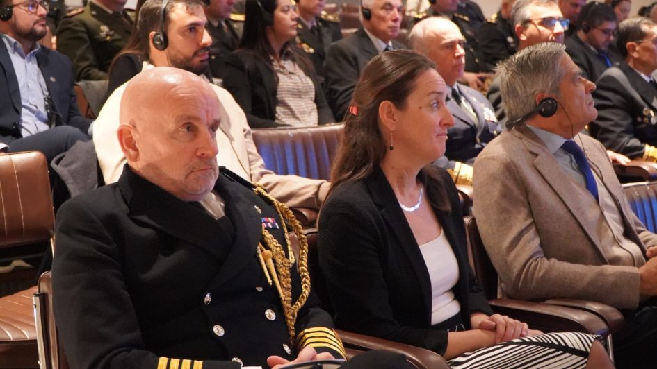 Conferencia «Construyendo la identidad»