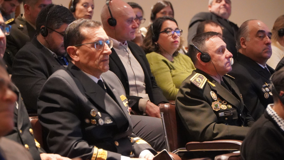 Conferencia «Construyendo la identidad»