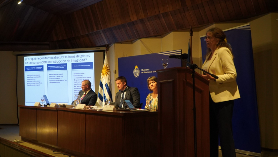 Conferencia «Construyendo la identidad»