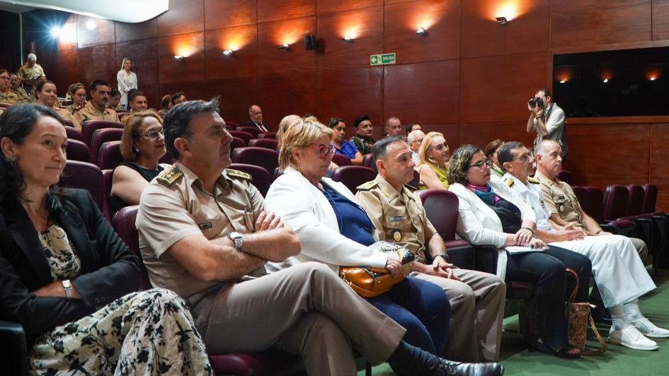 Conversatorio sobre experiencias de mujeres en Misiones de Paz Conversatorio sobre experiencias de mujeres en Misiones de Paz
