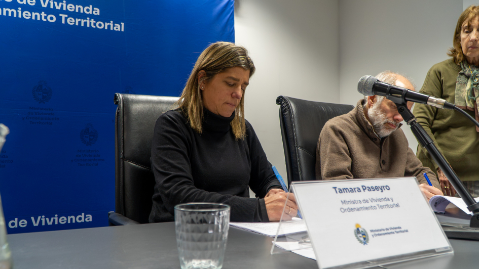 Ministerio de Defensa Nacional y MVOT firmaron convenio para la construcción de 32 viviendas Ministerio de Defensa Nacional y MVOT firmaron convenio para la construcción de 32 viviendas