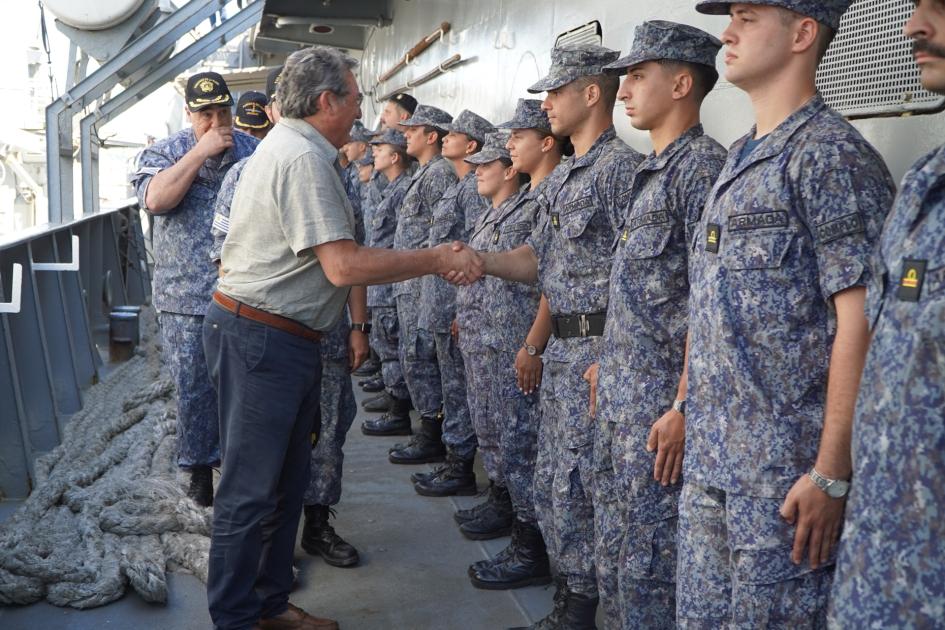 Zarpó el ROU 04 hacia la base Antártica Zarpó el ROU 04 hacia la base Antártica