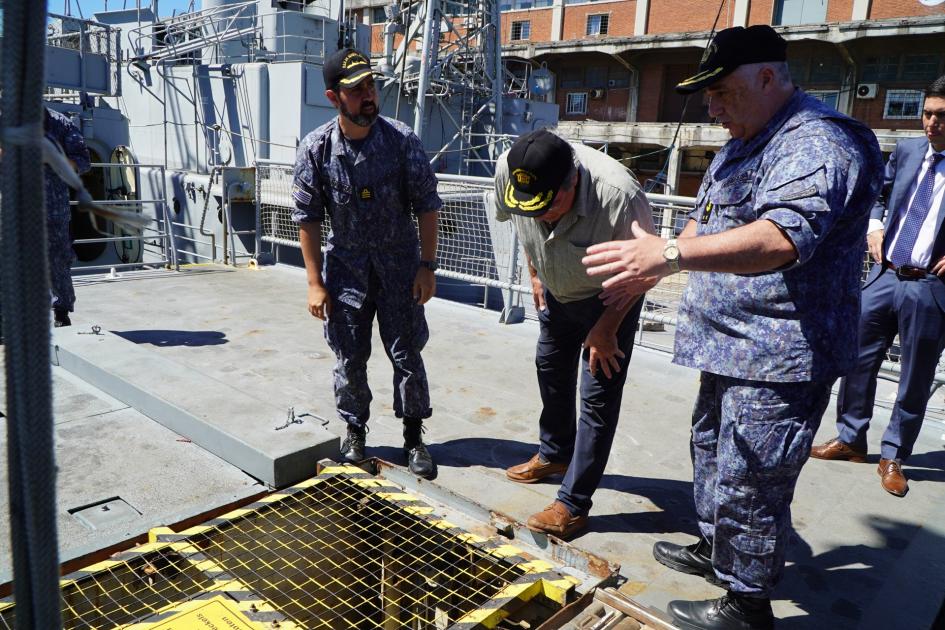 Zarpó el ROU 04 hacia la base Antártica Zarpó el ROU 04 hacia la base Antártica