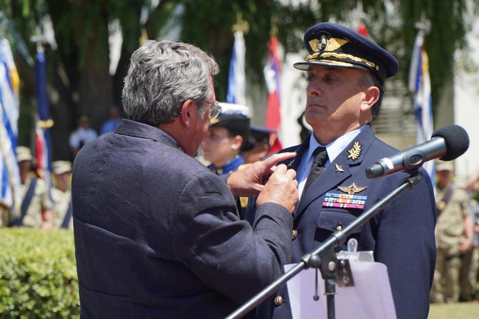 Asunción nuevo comandante en jefe de la Fuerza Aérea Asunción nuevo comandante en jefe de la Fuerza Aérea