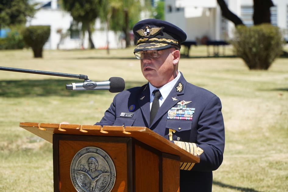 Asunción nuevo comandante en jefe de la Fuerza Aérea Asunción nuevo comandante en jefe de la Fuerza Aérea