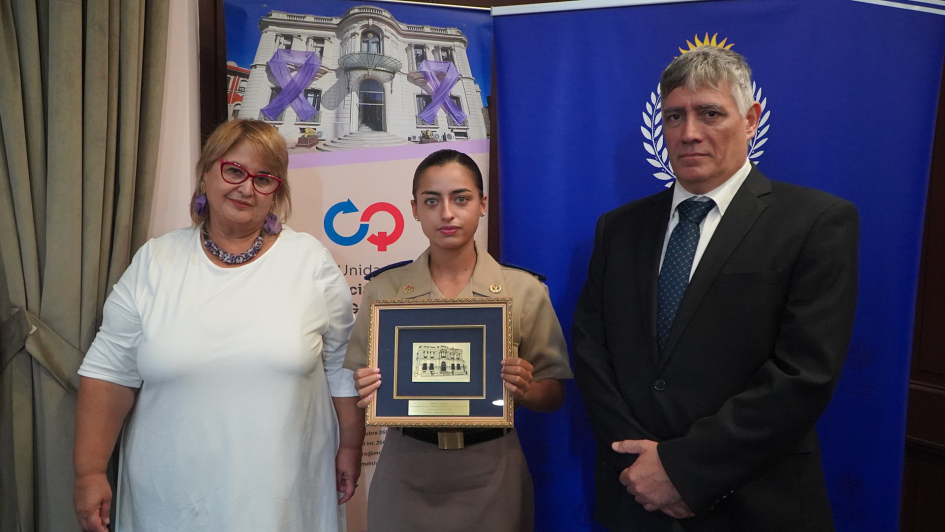 Homenaje y reconocimiento al personal femenino del Ministerio de Defensa Nacional