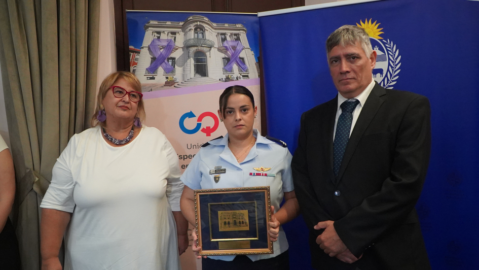 Homenaje y reconocimiento al personal femenino del Ministerio de Defensa Nacional
