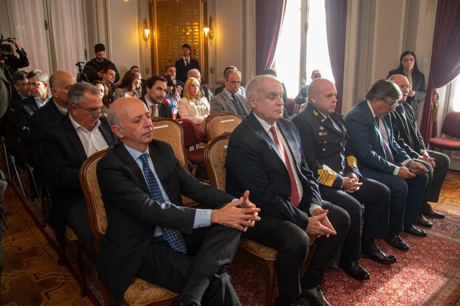 autoridades presentes Autoridades presentes