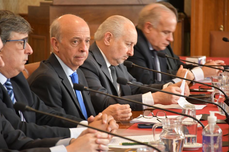 Ministro en Parlamento Ministro en Parlamento