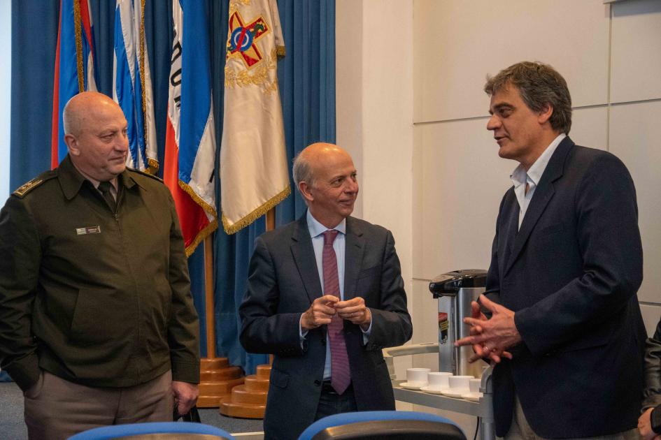 Ministerio de Defensa Javier García junto a autoridades de Sanidad Ministerio de Defensa Javier García junto a autoridades de Sanidad