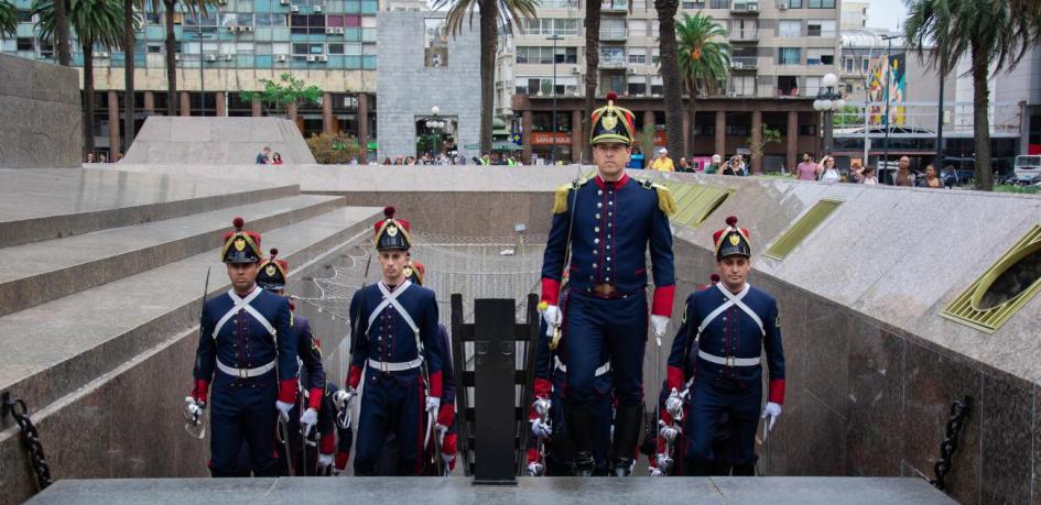 Blandengues en el Mausoleo