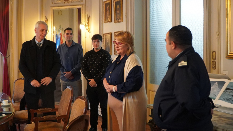 Ministra en reunión de UCDD Ministra en reunión de UCDD