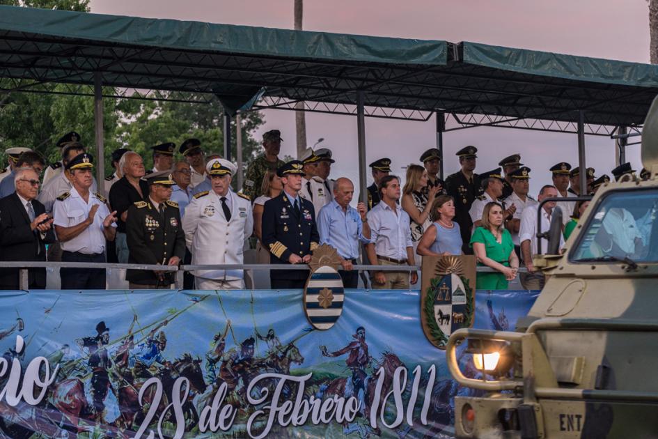 Desfile cívico-militar en Soriano