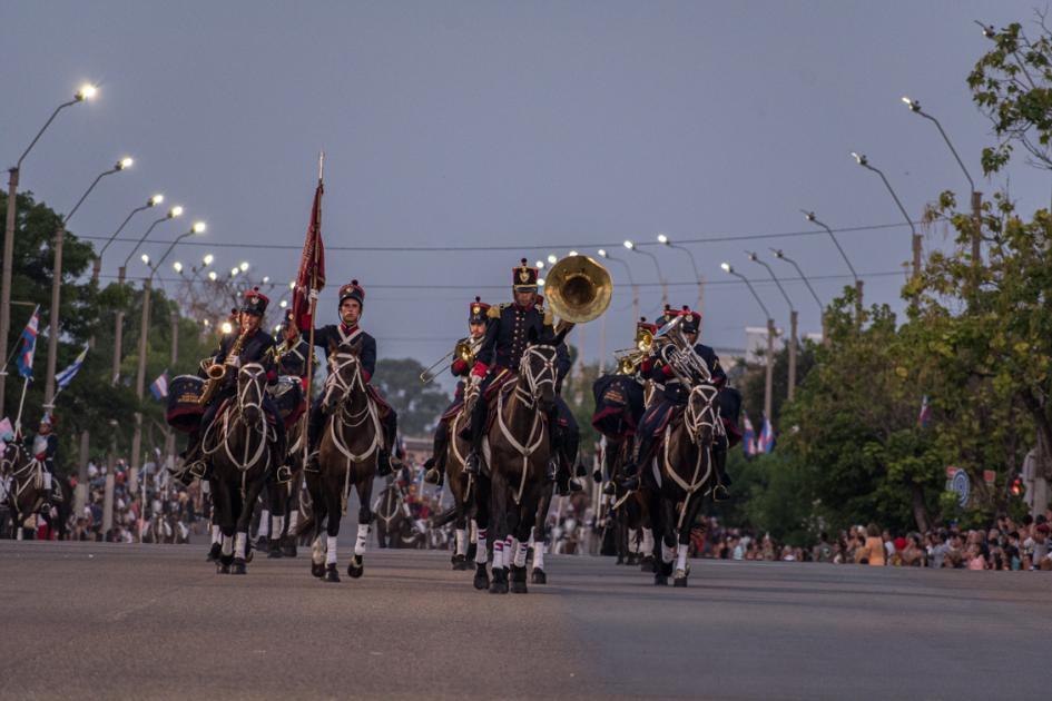 Desfile cívico-militar en Soriano